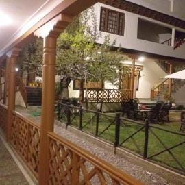 Hotel Kang Lha Chen