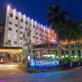 Blue Sky Hotel Balikpapan，位于巴厘巴板的酒店