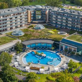 Spirit Hotel Thermal Spa，位于萨尔瓦尔的酒店