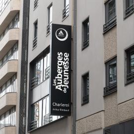 HI HOSTEL CHARLEROI Brussels South Airport，位于沙勒罗瓦的酒店