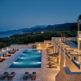 Quattro Luxury Boutique Suites，位于莫奈姆瓦夏的酒店