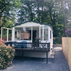 Tiny House Enschede Twente - Rust & opladen in de natuur，位于恩斯赫德的酒店