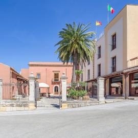 Villa Zina Family Resort，位于库斯托纳奇的酒店