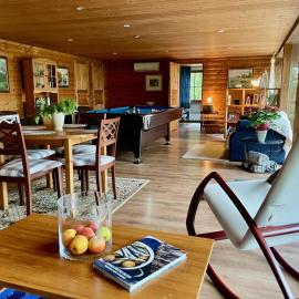 Laimjala Guesthouse with a Cozy Lounge and Terrace，位于Kurdla的酒店