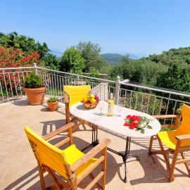 Euryclea Apartments，位于Perakhórion的酒店