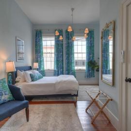 Sugars Inn Room 4 Historic NOLA Charm in Downtown Galveston，位于加尔维斯敦的酒店