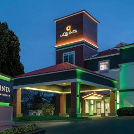 La Quinta by Wyndham Latham Albany Airport，位于莱瑟姆的酒店