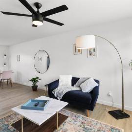 Contemporary Condo in Central Biltmore，位于凤凰城的酒店