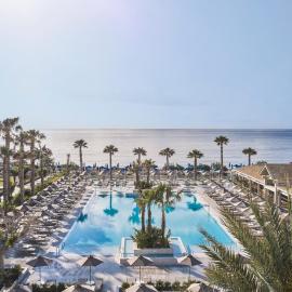 Esperides Beach Resort，位于法里拉基的酒店