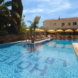 Hôtel La Piscine,位于勒拉旺杜的酒店