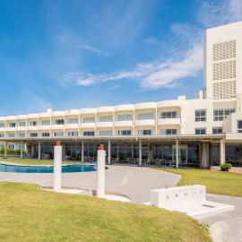 EN RESORT Kumejima EEF Beach Hotel,位于久米岛的酒店
