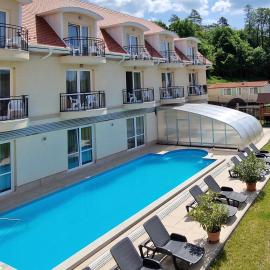 Hotel Villa Park，位于锡尔沃斯瓦里德的酒店
