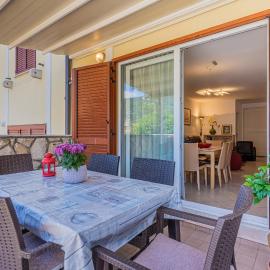 Apartman Bruna，位于茨雷斯的酒店