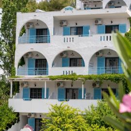 Astri Hotel，位于新马尔马拉斯的酒店