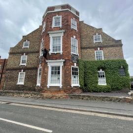 The Exchange Hotel,位于布里格的酒店