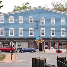 Smugglers Cove Inn，位于卢嫩堡的酒店