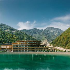 Qafqaz Tufandag Mountain Resort Hotel，位于盖贝莱的酒店