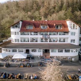 Terrassenhotel Edertal，位于埃德湖的酒店