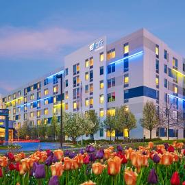 Aloft by Marriott Chicago O'Hare，位于罗斯芒特的酒店
