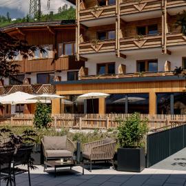 Ferienalm Panorama Hotel，位于斯拉德明的酒店