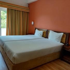 Petrus Hotel，位于查韦斯的酒店