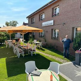Landhotel & Restaurant "Fahrenkamp",位于Röwitz的酒店