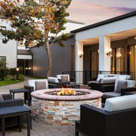 Courtyard by Marriott San Francisco Airport，位于圣布鲁诺的酒店