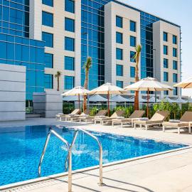 Remal Hotel & Villas Al Dhannah City，位于鲁瓦斯的酒店