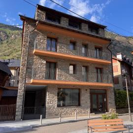Espot Cowork & Apartments - L'Amfitriona，位于埃斯波特的酒店