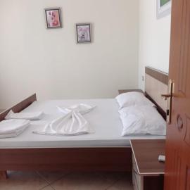 Guesthouse Fatos Biti，位于迪夫亚卡的酒店