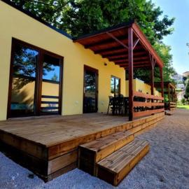 Sunny Resort，位于Donji Karin的酒店