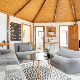 Best View Chillout Cabin In Eco Village Klil，位于Clil的酒店