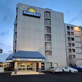 Days Inn by Wyndham Niagara Falls Near The Falls，位于尼亚加拉瀑布的酒店