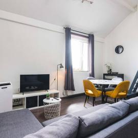 Les Figuiers - Appartement de Standing avec 2 Chambres，位于Andenne的酒店
