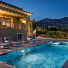 Sailing Villa Kefalonia，位于卡拉瓦杜斯的酒店