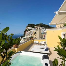 Palazzo M Capri，位于卡普里的酒店