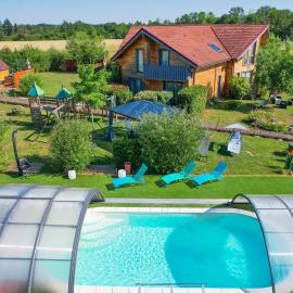 Ô refuge divin, Chambres d'hôtes et logements insolites，位于班内的酒店