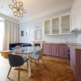 Stay Swanky Bed & Breakfast