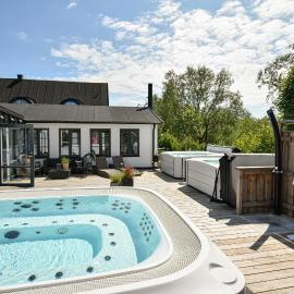 Kåseberga Gårdshotell & Spa，位于Kåseberga的酒店