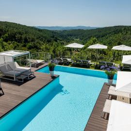 Domaine de Chalvêches Hôtel SPA 4*，位于Faugères的酒店
