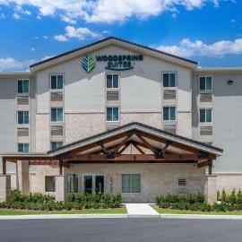 WoodSpring Suites West Palm Beach，位于西棕榈滩的酒店
