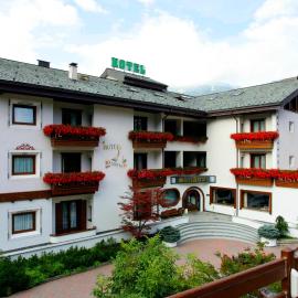 Hotel Santanton，位于博尔米奥的酒店