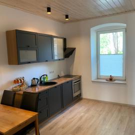 TaaliHomes Kuremaa ridaelamu järve kaldal - saun hinnas，位于Kuremaa的酒店