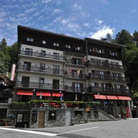 Hotel Etoile De Neige，位于瓦托内切的酒店