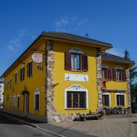 Hotel Stelvio,位于瓦雷泽的酒店