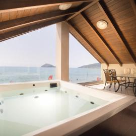 George Beachfront Apartments，位于利萨基亚的酒店