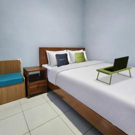 Urbanview Hotel Mutiara Persada Syariah Majalengka by RedDoorz，位于Brujul的酒店