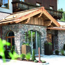 Hotel am Schloss，位于戈尔德格的酒店