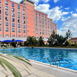 Golden Peacock Hotel Blantyre，位于布兰太尔的酒店
