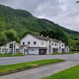 Rosendal Apartments Motellet，位于鲁森达尔的酒店